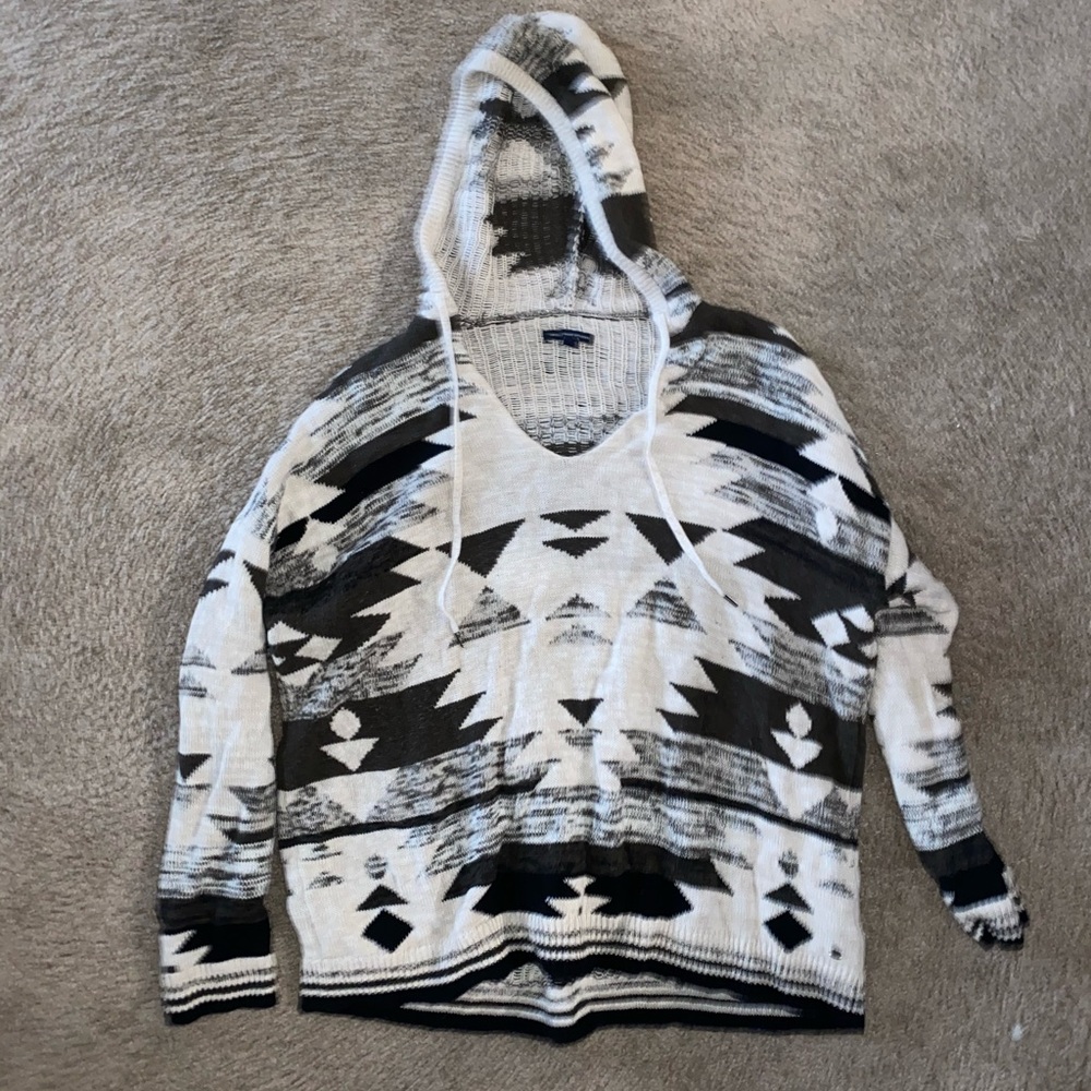 gray and white sweater